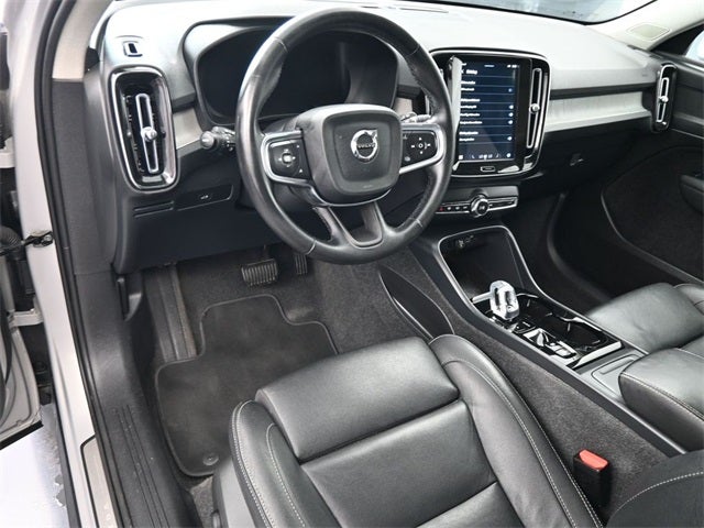 2024 Volvo XC40 B5 Plus Bright Theme