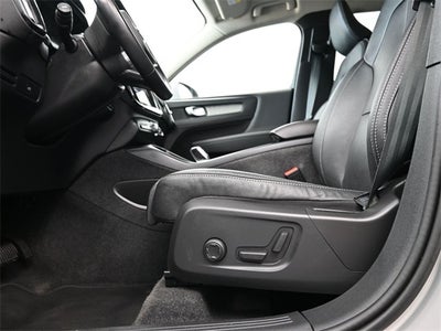 2024 Volvo XC40 B5 Plus Bright Theme