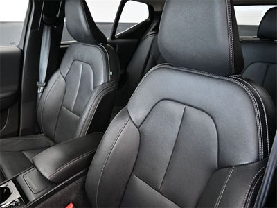 2024 Volvo XC40 B5 Plus Bright Theme