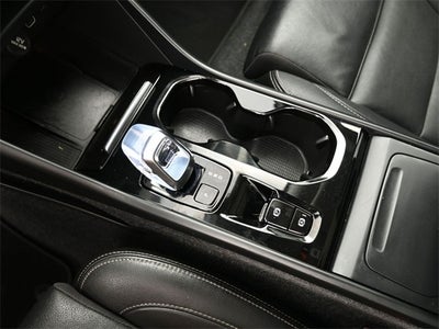 2024 Volvo XC40 B5 Plus Bright Theme