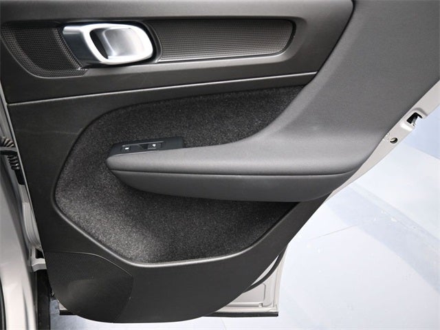 2024 Volvo XC40 B5 Plus Bright Theme