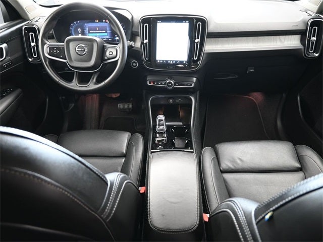 2024 Volvo XC40 B5 Plus Bright Theme