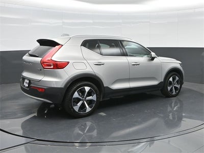 2024 Volvo XC40 B5 Plus Bright Theme