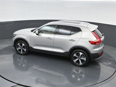 2024 Volvo XC40 B5 Plus Bright Theme