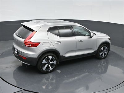 2024 Volvo XC40 B5 Plus Bright Theme