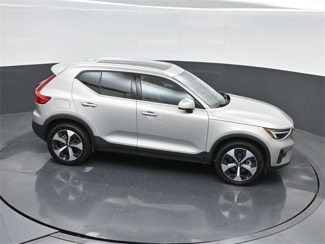 2024 Volvo XC40 B5 Plus Bright Theme