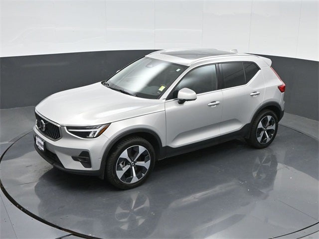 2024 Volvo XC40 B5 Plus Bright Theme