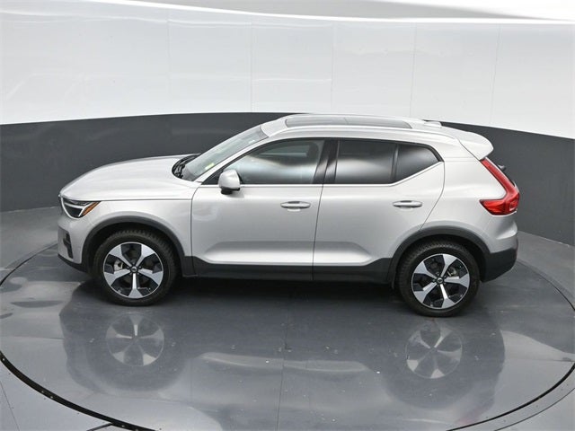 2024 Volvo XC40 B5 Plus Bright Theme