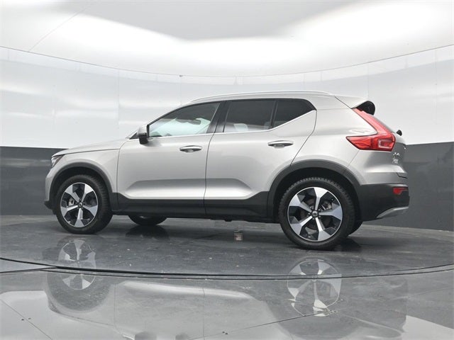 2024 Volvo XC40 B5 Plus Bright Theme