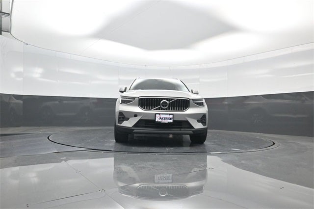 2024 Volvo XC40 B5 Plus Bright Theme