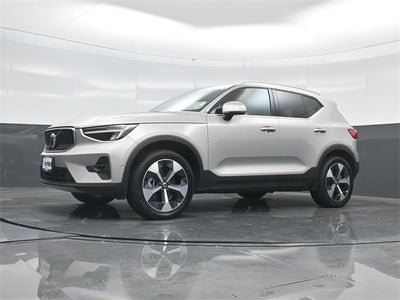 2024 Volvo XC40 B5 Plus Bright Theme