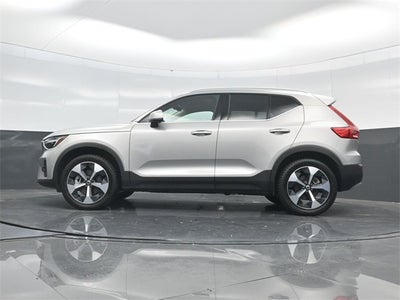 2024 Volvo XC40 B5 Plus Bright Theme