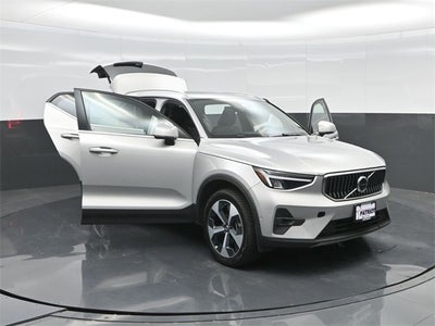 2024 Volvo XC40 B5 Plus Bright Theme