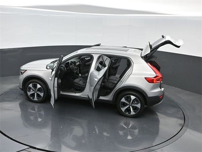 2024 Volvo XC40 B5 Plus Bright Theme