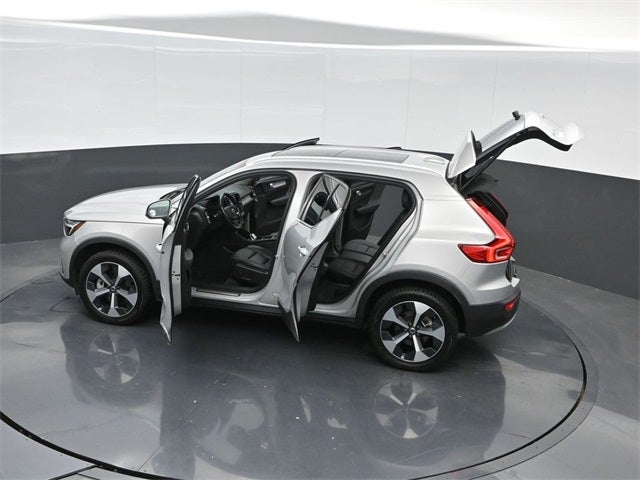2024 Volvo XC40 B5 Plus Bright Theme