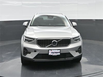 2024 Volvo XC40 B5 Plus Bright Theme