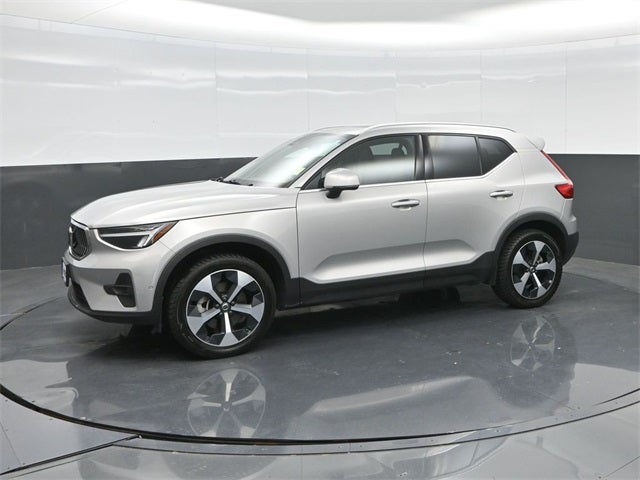 2024 Volvo XC40 B5 Plus Bright Theme