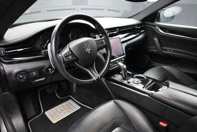 2022 Maserati Quattroporte Modena Q4