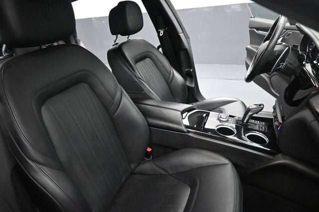 2022 Maserati Quattroporte Modena Q4