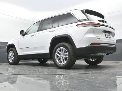 2026 Jeep Grand Cherokee Laredo