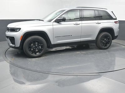 2026 Jeep Grand Cherokee Laredo Altitude