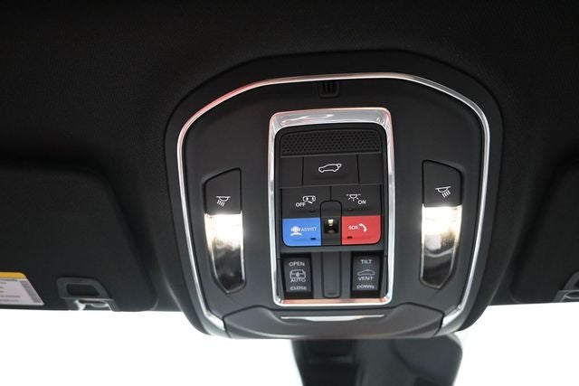 2026 Jeep Grand Cherokee Laredo Altitude
