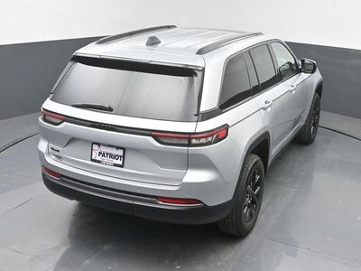 2026 Jeep Grand Cherokee Laredo Altitude