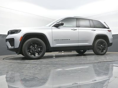 2026 Jeep Grand Cherokee Laredo Altitude