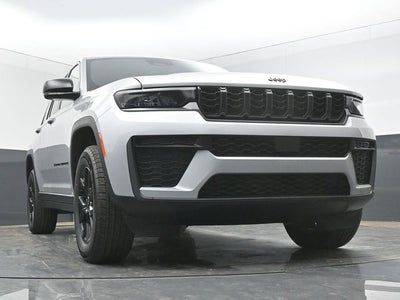 2026 Jeep Grand Cherokee Laredo Altitude