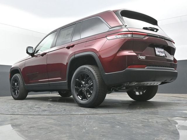 2026 Jeep Grand Cherokee Laredo