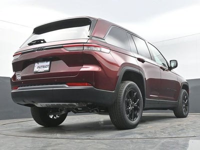 2026 Jeep Grand Cherokee Laredo