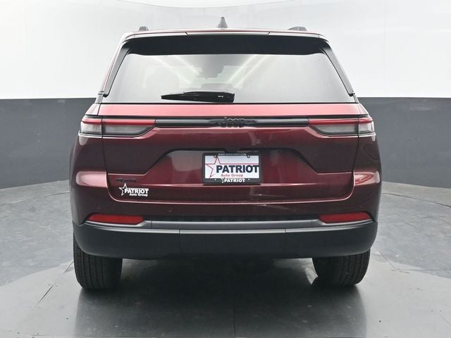2026 Jeep Grand Cherokee Laredo