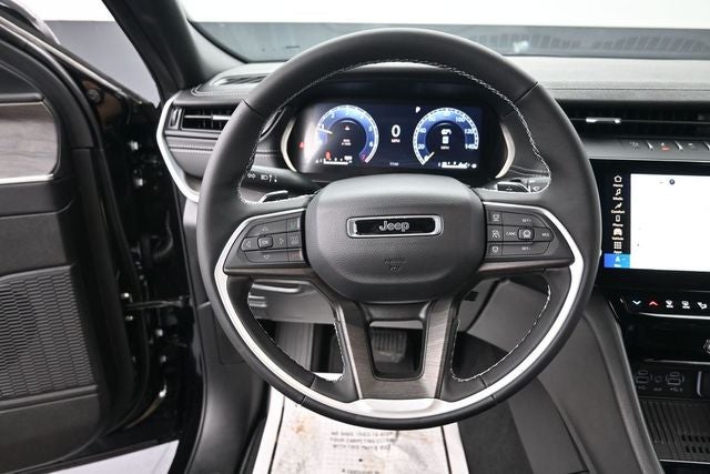 2026 Jeep Grand Cherokee Laredo Altitude