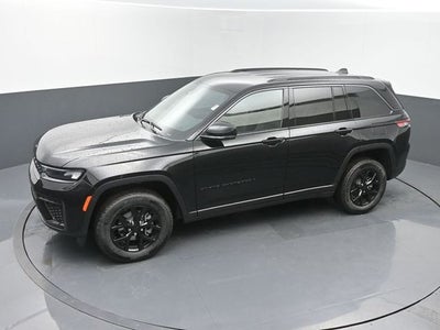 2026 Jeep Grand Cherokee Laredo Altitude