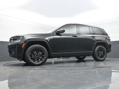 2026 Jeep Grand Cherokee Laredo Altitude