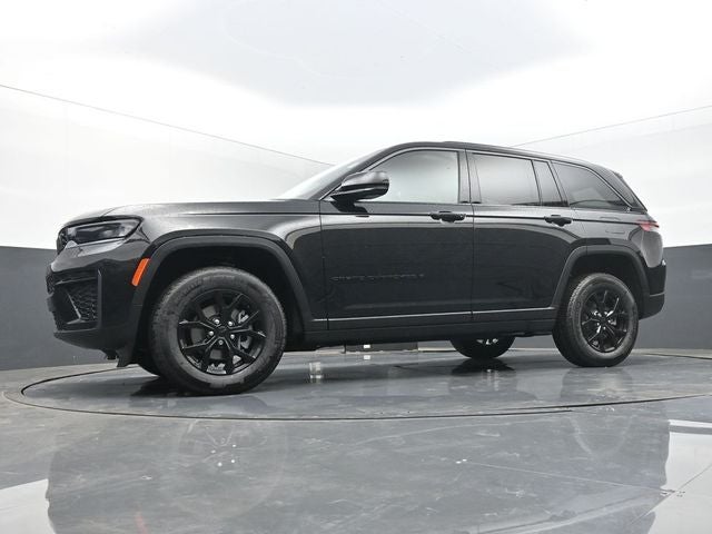 2026 Jeep Grand Cherokee Laredo Altitude