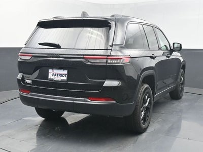 2026 Jeep Grand Cherokee Laredo Altitude