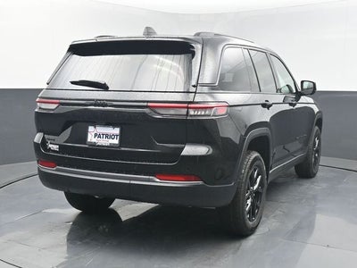 2026 Jeep Grand Cherokee Laredo Altitude