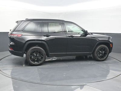 2026 Jeep Grand Cherokee Laredo Altitude