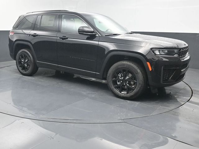 2026 Jeep Grand Cherokee Laredo Altitude