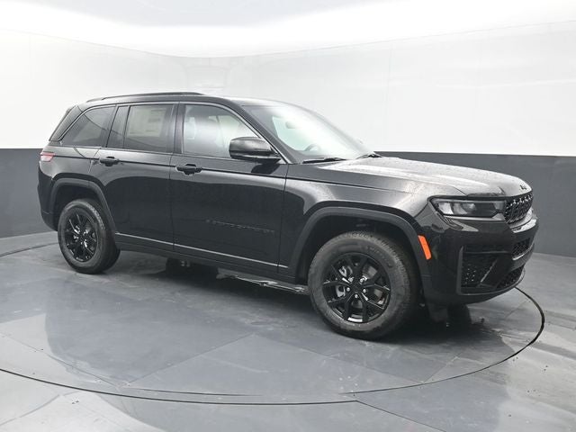 2026 Jeep Grand Cherokee Laredo Altitude