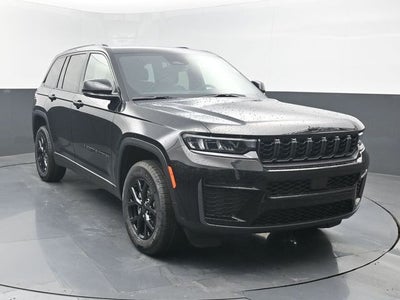 2026 Jeep Grand Cherokee Laredo Altitude
