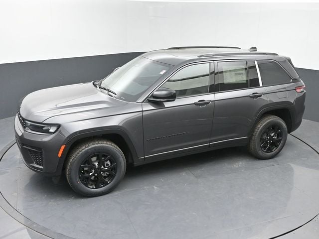 2026 Jeep Grand Cherokee Laredo
