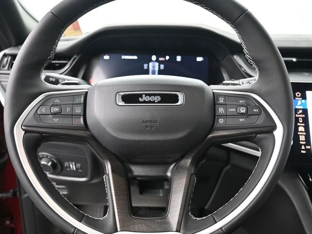 2026 Jeep Grand Cherokee Laredo Altitude