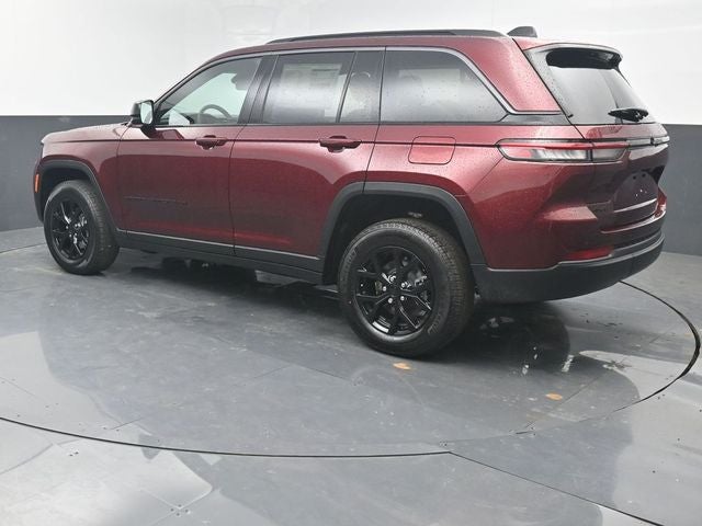 2026 Jeep Grand Cherokee Laredo Altitude