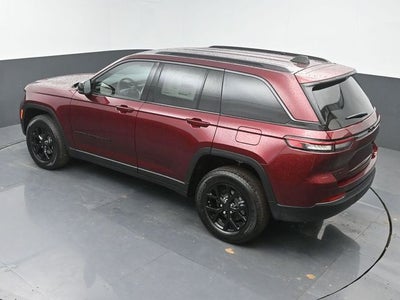 2026 Jeep Grand Cherokee Laredo Altitude