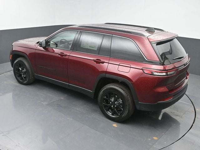 2026 Jeep Grand Cherokee Laredo Altitude