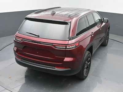 2026 Jeep Grand Cherokee Laredo Altitude