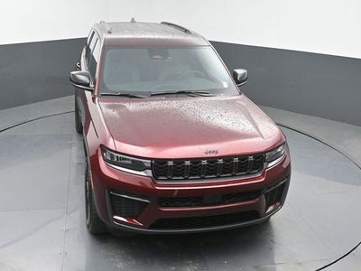 2026 Jeep Grand Cherokee Laredo Altitude