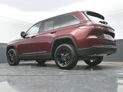 2026 Jeep Grand Cherokee Laredo Altitude